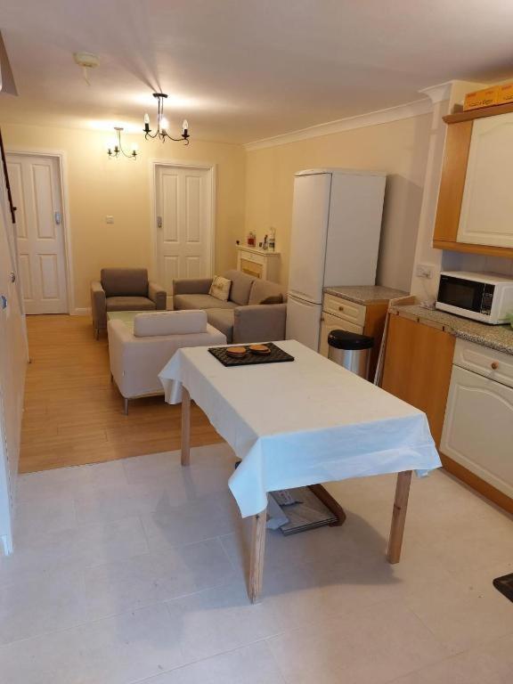 Single Room Only For One Adult Southall Kültér fotó